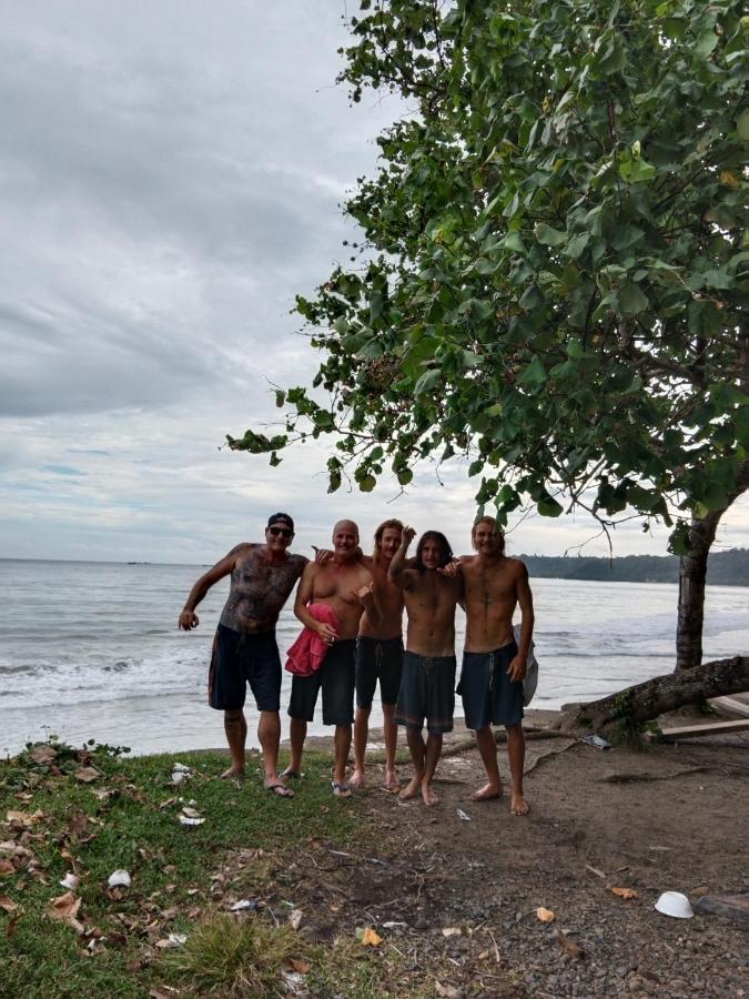 Rumah Nalu Surf Camp Krui المظهر الخارجي الصورة